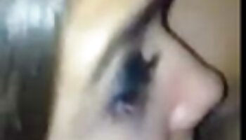 چندین پسر سبزه شلخته را در تمام سوراخ های او سکس روغنی خشن تمرین می دهند